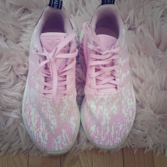 adidas scarpe rosa poshmark nmd r2. adidas scarpe rosa poshmark nmd r2.